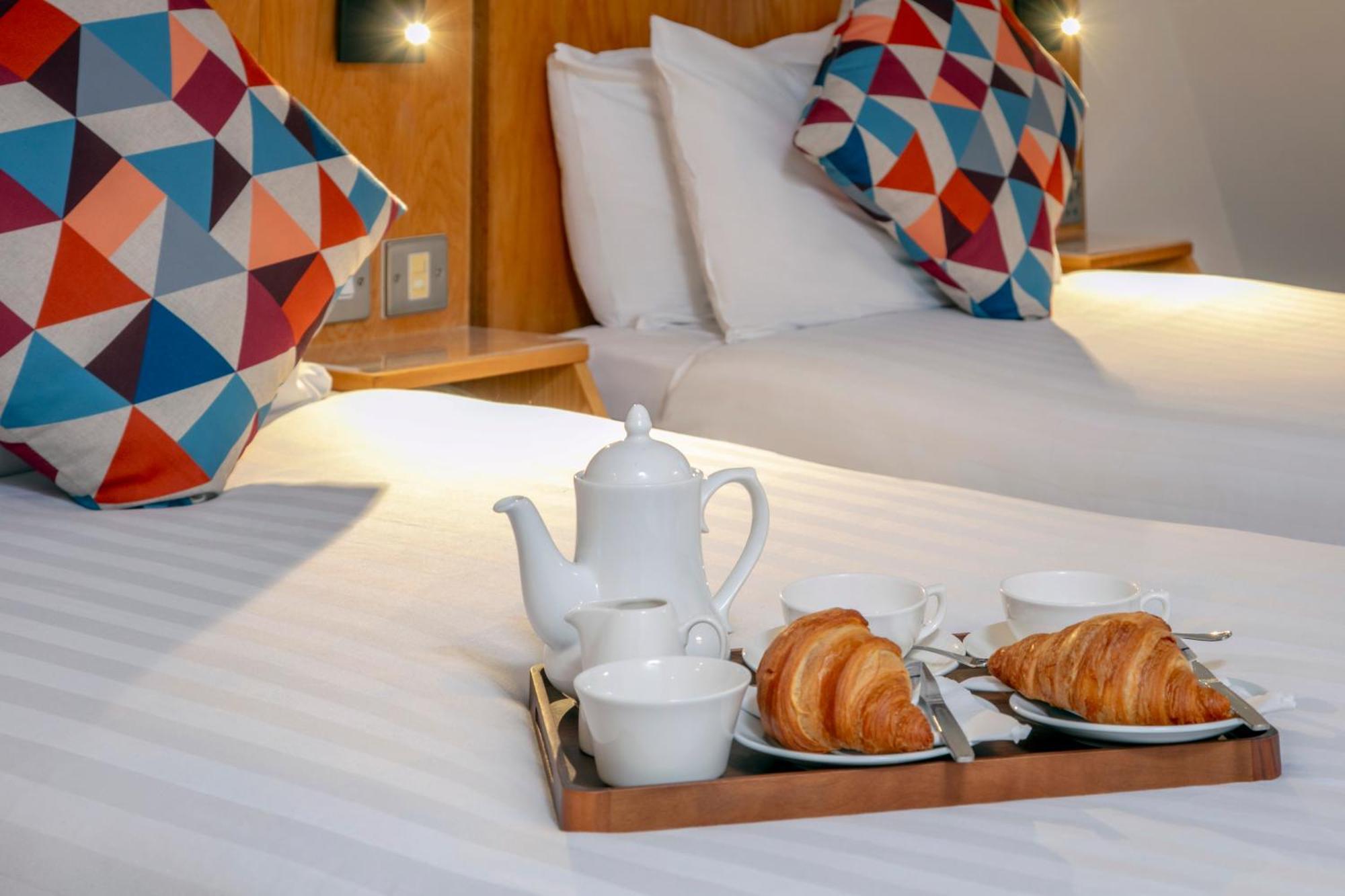 Queensway Hotel, Sure Hotel Collection By Best Western Лондон Екстериор снимка