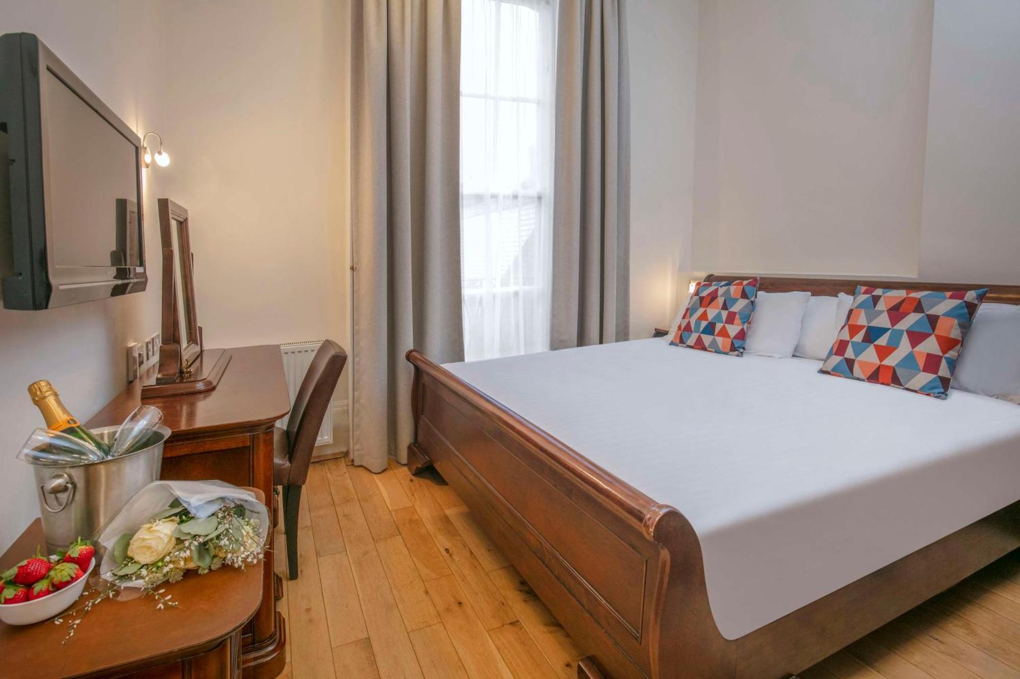 Queensway Hotel, Sure Hotel Collection By Best Western Лондон Стая снимка