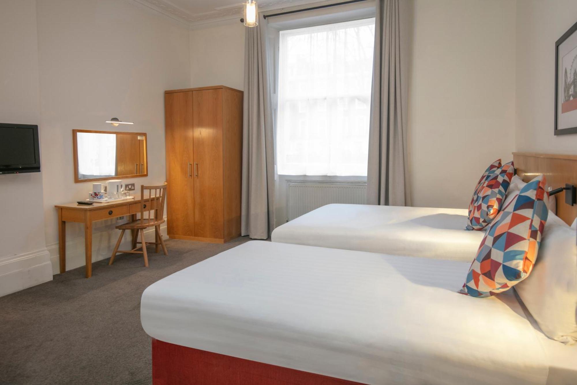 Queensway Hotel, Sure Hotel Collection By Best Western Лондон Стая снимка